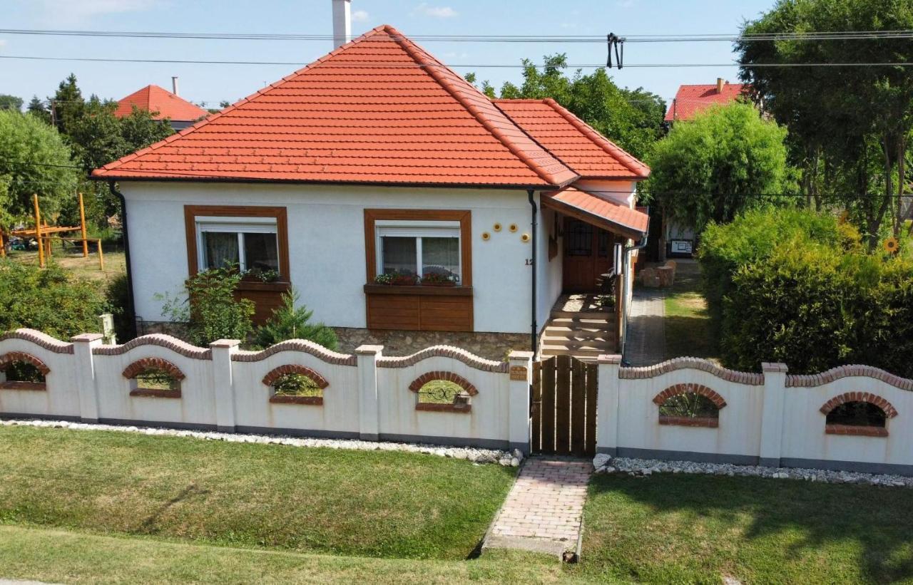 Doere Vendeghaz Apartment Bakonyszentlaszlo Exterior photo
